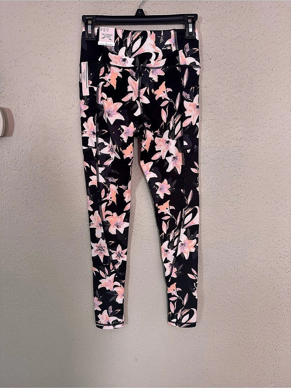 Victoria's Secret Flow On Point High Rise Pocket Legging Floral Black & Pink